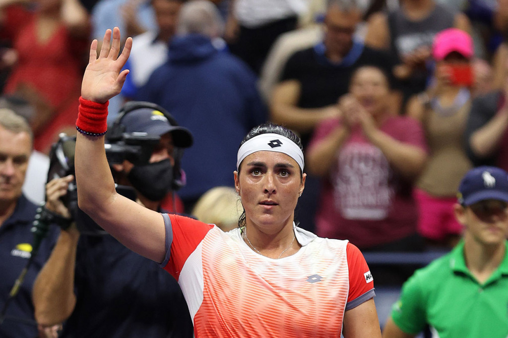 Petenis berusia 28 tahun itu akan menghadapi petenis Prancis Caroline Garcia yang di pertandingan lainnya menundukkan Coco Gauff dari AS dua set langsung 6-3, 6-4.