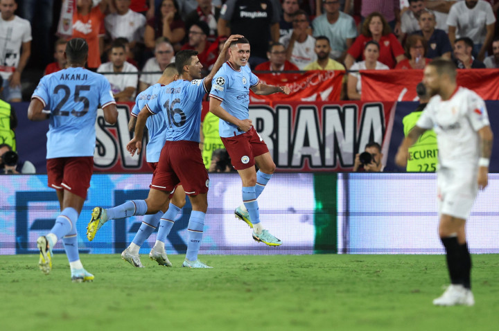 Pasukan Pep Guardiola menggandakan keunggulan pada menit ke-58 ketika Phil Foden memutar dan berbalik di tepi area penalti sebelum melepaskan sepakan yang sempurna ke sudut jauh gawang tuan rumah.