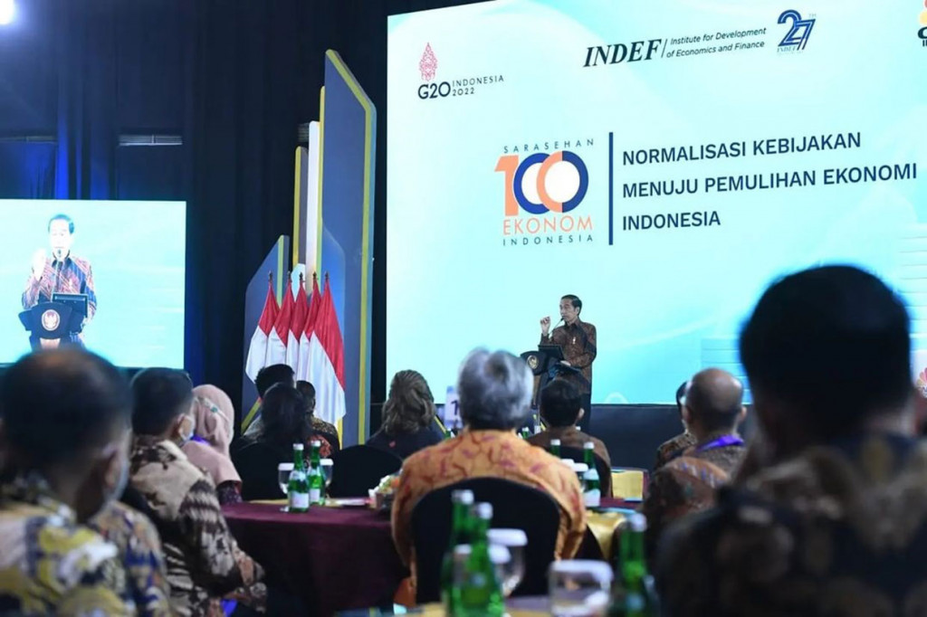 “Apakah benar kita harus melakukan itu (lockdown)? Dan jawabannya saat itu saya jawab tidak usah lockdown. Dan ternyata betul saya nggak bisa membayangkan kalau saat itu kita lockdown, mungkin kita bisa masuk ke minus lebih dari 17 persen,” ungkapnya.