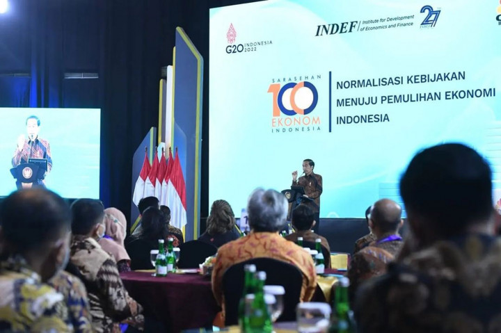 “Apakah benar kita harus melakukan itu (lockdown)? Dan jawabannya saat itu saya jawab tidak usah lockdown. Dan ternyata betul saya nggak bisa membayangkan kalau saat itu kita lockdown, mungkin kita bisa masuk ke minus lebih dari 17 persen,” ungkapnya.