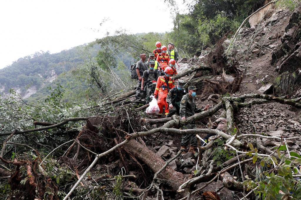 Jumlah korban tewas akibat gempa bumi kuat yang mengguncang Provinsi Sichuan, Tiongkok, terus bertambah. 