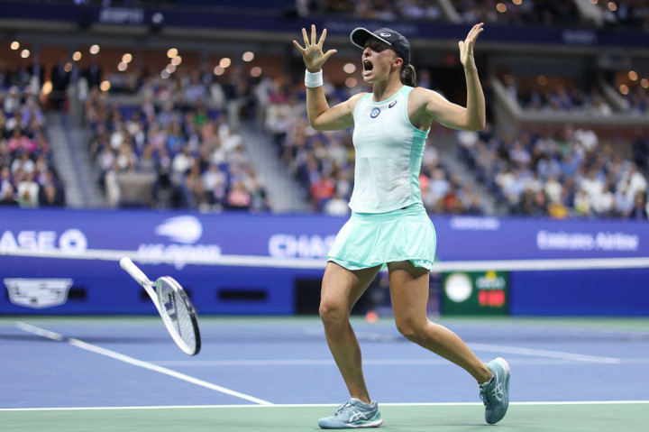 Petenis nomor satu dunia Iga Swiatek memastikan diri menuju semifinal US Open pertamanya, Rabu, 7 September 2022 waktu setempat. 