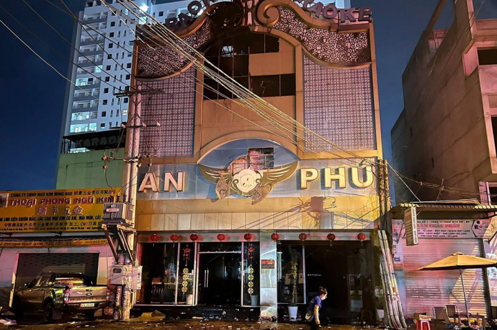 Sebanyak 32 orang meninggal dunia akibat kebakaran di sebuah bar karaoke di Vietnam Selatan pada Selasa, 6 September 2022 malam.