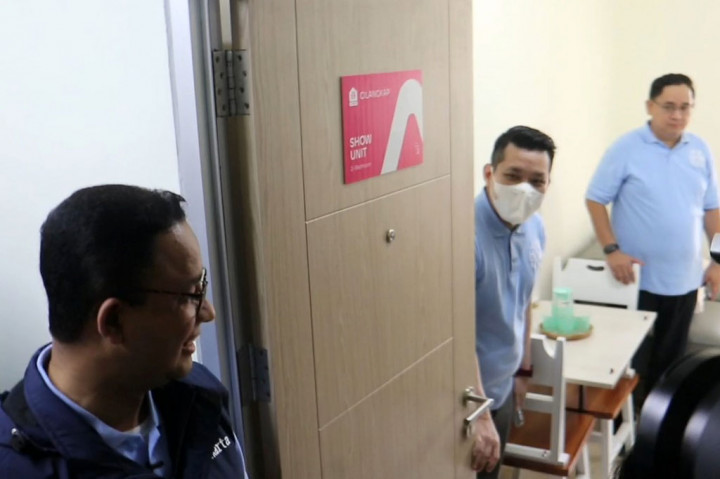 Anies mengaku senang akhirnya pengerjaan Rusun ini bisa juga diresmikan setelah tiga tahun dikerjakan.  