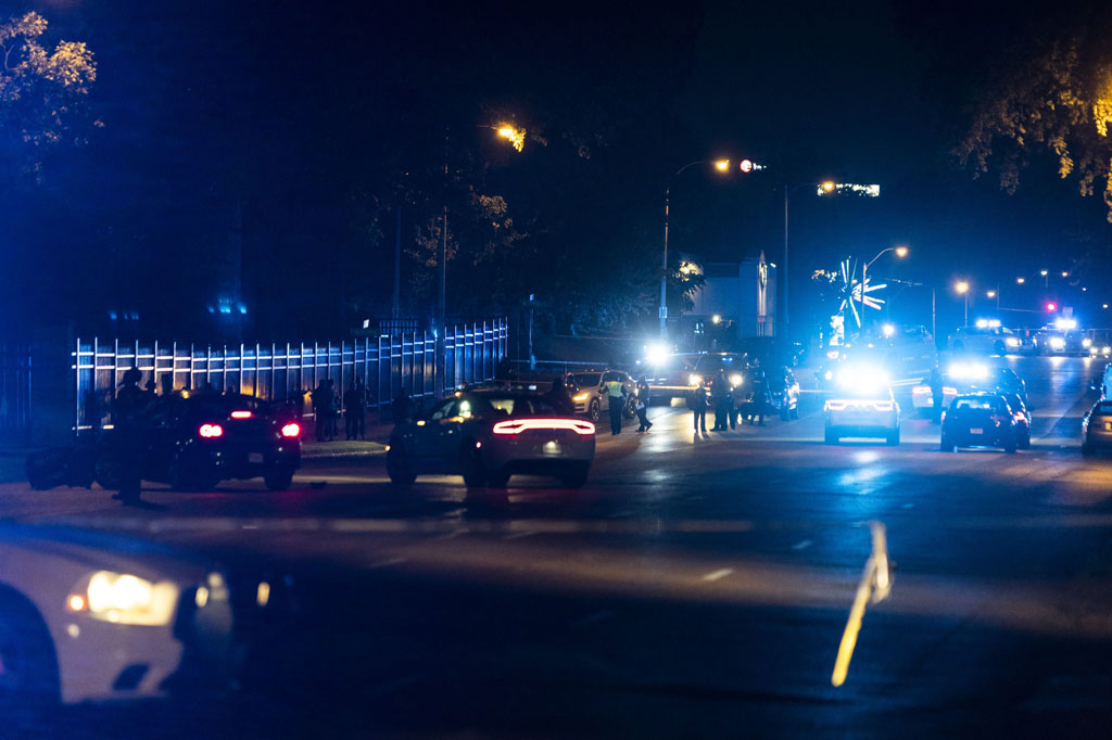 Seorang pria menewaskan sedikitnya empat orang dan melukai tiga lainnya dalam penembakan selama berjam-jam di Memphis, Amerika Serikat pada Rabu, 7 September 2022, sementara tersangka berhasil diringkus oleh petugas.