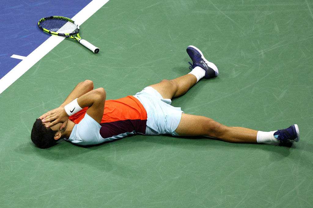 Carlos Alcaraz mengalahkan Frances Tiafoe di semifinal US Open 2022, Jumat, 9 September 2022 waktu setempat, sekaligus menyiapkan pertarungan untuk perebutan gelar dan peringkat nomor satu dunia melawan Casper Ruud.