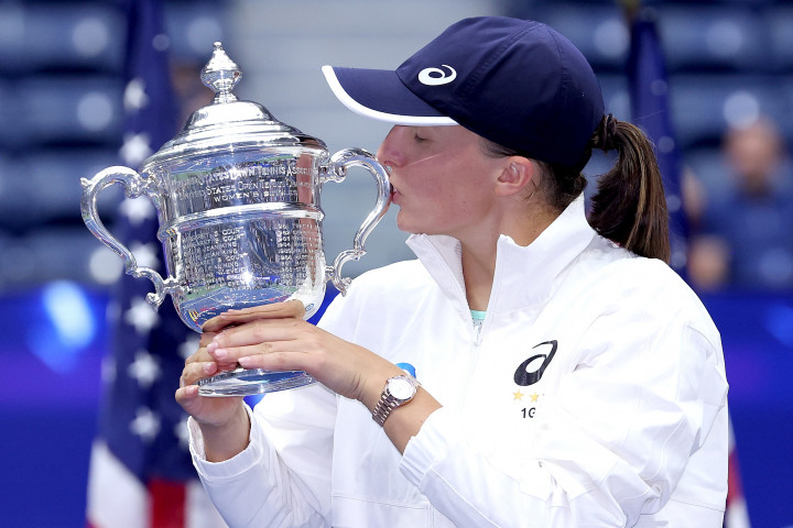 Di antara kemenangan itu, Swiatek mengoleksi tiga kemenangan di ajang Grand Slam yakni Roland Garros 2020, Roland Garros 2022, dan US Open 2022.