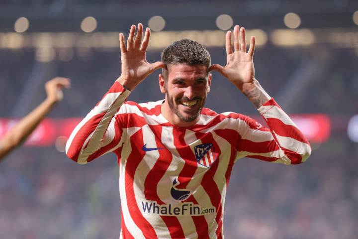 Lalu, pada babak kedua, klub berjulukan Los Rojiblancos itu sukses menambah tiga gol melakui aksi Rodrigo de Paul (50'), Yannick Carrasco (66'), dan kesalahan bek Celta Vigo Unai Nunez (82'-gol bunuh diri). 