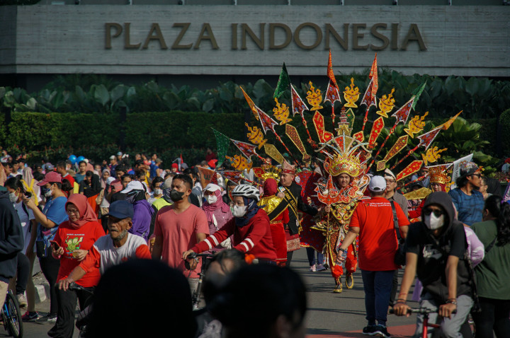Pagelaran tersebut diselenggarakan sebagai upaya memperkenalkan serta menarik minat pengunjung CFD untuk melestarikan budaya yang ada di daerah. 