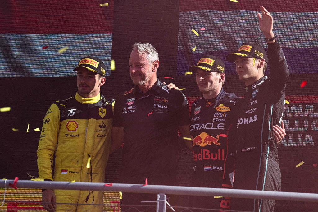 Ia mengungguli pembalap Ferrari Charles Leclerc yang finis kedua dan George Russell (Mercedes) menempati podium ketiga. 