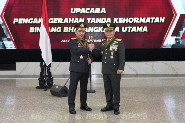 Penganugerahan tanda kehormatan Bintang Bhayangkara Utama ini diberikan kepada KSAD atas hubungan timbal balik dan kerjasama antara TNI AD dengan Polri dalam upaya peningkatan keamanan di Negara Republik Indonesia.