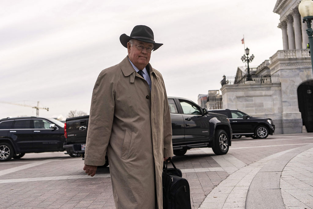 Starr menjabat sebagai presiden Universitas Baylor dari 2010 hingga 2016. Pada Januari 2020, Starr bergabung dengan tim hukum yang membela presiden Partai Republik Donald Trump dalam sidang pemakzulan keduanya di hadapan Senat.