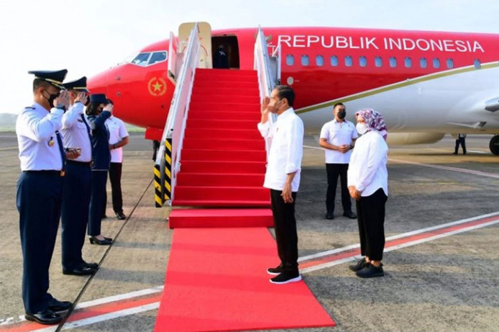 Presiden Joko Widodo didampingi Ibu Negara Iriana Joko Widodo bertolak ke Provinsi Maluku dengan menggunakan Pesawat Kepresidenan 1 dari Bandara Halim Perdanakusuma, Jakarta, Rabu, 14 September 2022 pukul 07.00 WIB.