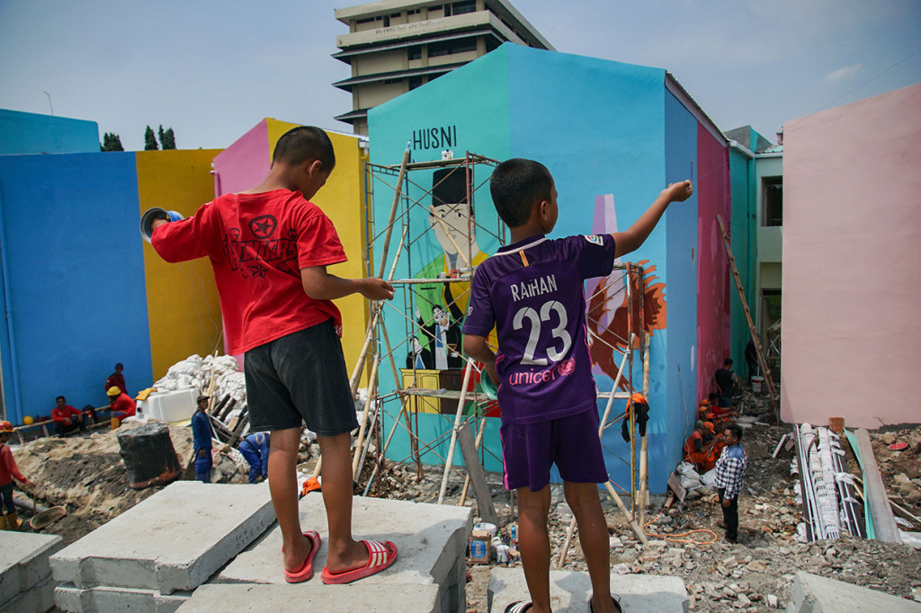 Tak hanya permukiman warga, namun nantinya juga dibangun ruang terbuka ramah anak hingga lanjut usia (lansia).