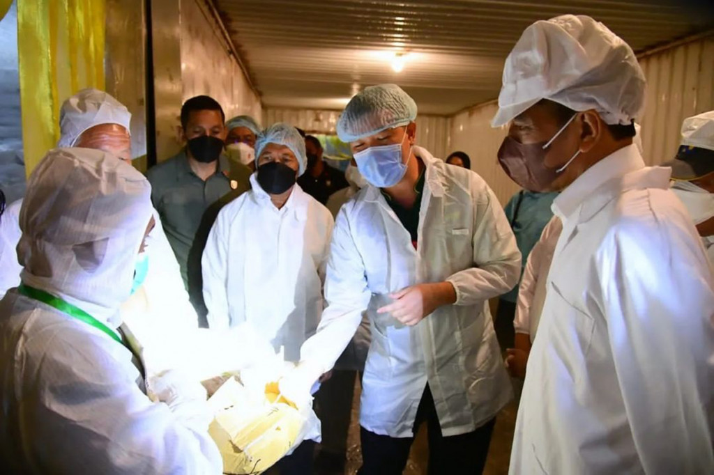 Para pembudidaya pun mengaku bersyukur dengan harga rumput laut yang saat ini di pasaran berada pada kisaran angka Rp25.000 per kilogram. Menurutnya, harga tersebut cukup tinggi jika dibandingkan dengan harga rumput laut tahun lalu.