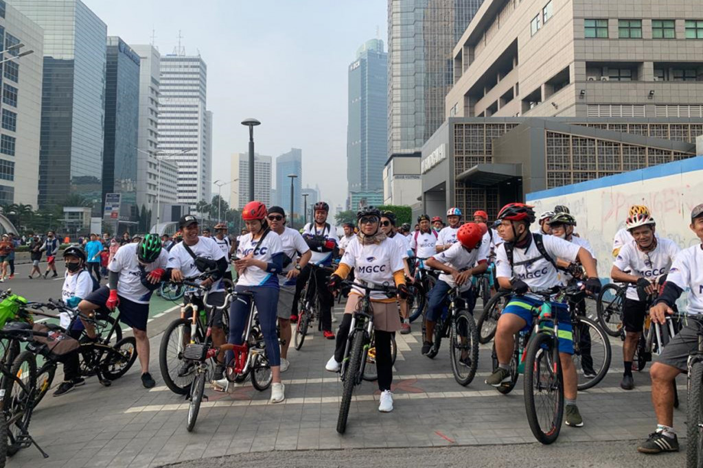 Media Group Cycling Community menggelar gowes bareng  bersamaan dengan car free day di Jalan Sudirman-Thamrin, Jakarta, Minggu, 18 September 2022.