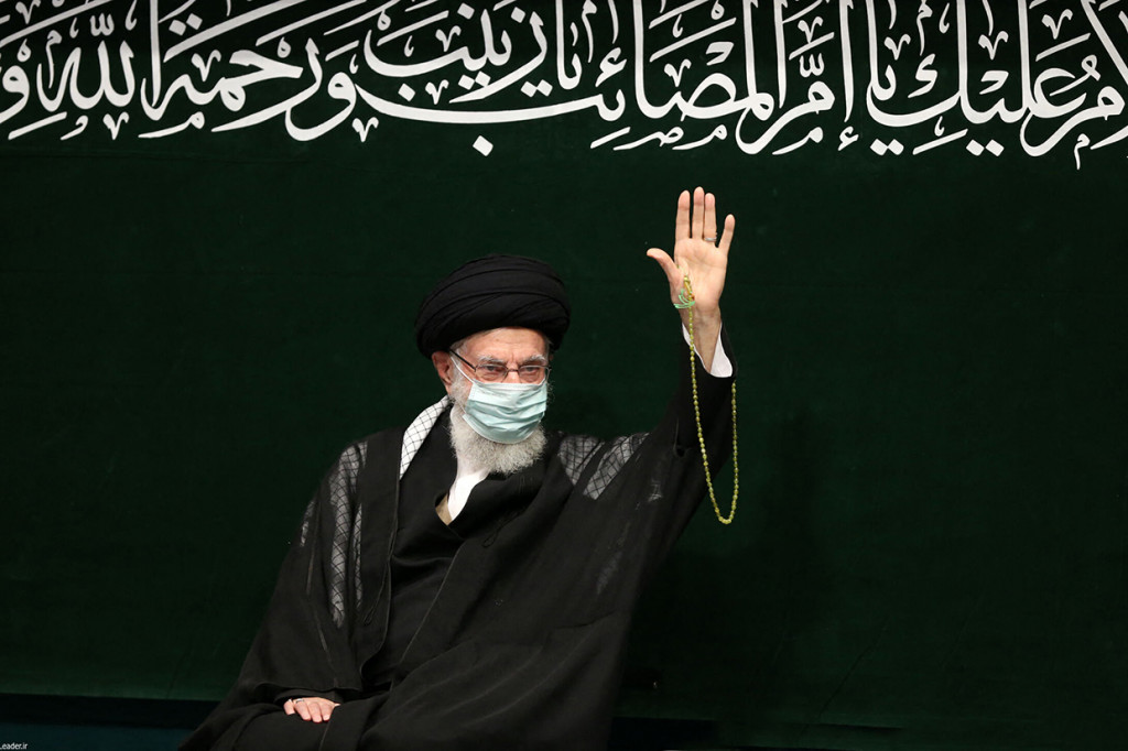 Ayatollah Ali Khamenei ikut serta dalam upacara untuk memperingati Arbaeen, yang menandai hari ke-40 setelah Asyura. Itu adalah hari dimana cucu Nabi Muhammad SAW dibunuh pada 680 M.