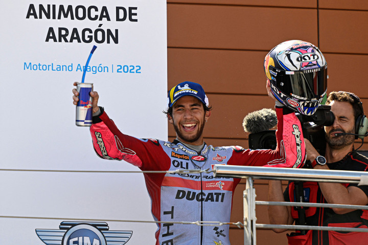 Rider Gresini Racing, Enea Bastianini, menjadi juara MotoGP Aragon 2022.

