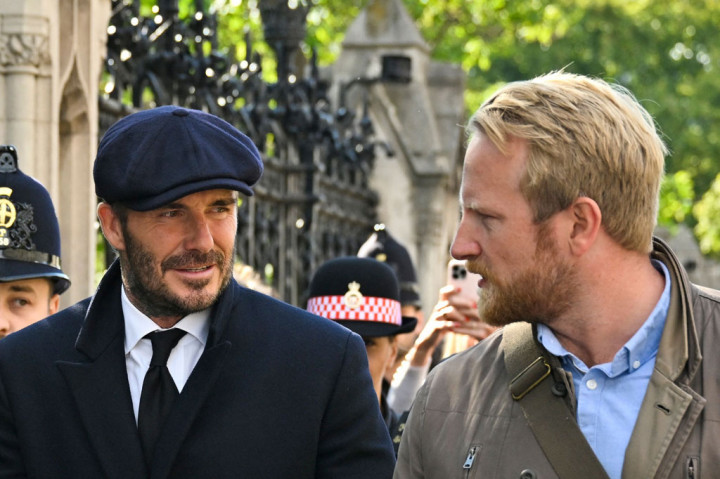 Legenda Manchester United (MU) dan Timnas Inggris David Beckham menolak untuk diistimewakan dan rela mengantre 13 jam demi memberikan penghormatan terakhir kepada Ratu Elizabeth II yang disemayamkan di Westminster Hall pada Jumat, 16 September 2022.