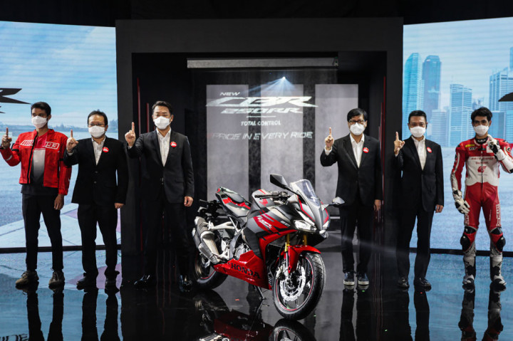 PT Astra Honda Motor (AHM) meluncurkan New CBR250RR di Karawang, Jawa Barat, Senin, 19 September 2022. New CBR250RR mengadopsi karakter motor besar dalam keseluruhan desain bodi, fitur berlimpah, dan performa mesin lebih bertenaga. 
