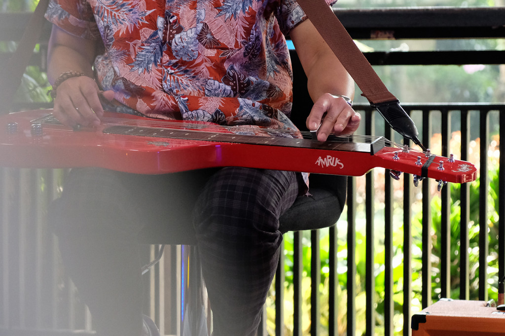 Amrus Ramadhan merupakan seorang penyanyi, penulis lagu, dan pemain steel gitar.