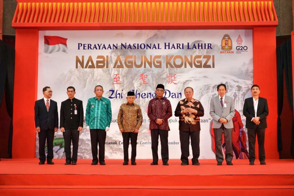 Wakil Presiden Ma'ruf Amin menghadiri Peringatan Hari Agung Kongzi (Konghucu) ke-2573 yang diselenggarakan oleh Majelis Tinggi Agama Konghucu Indonesia (MATAKIN), di Pontianak Convention Center, Kamis, 22 September 2022.