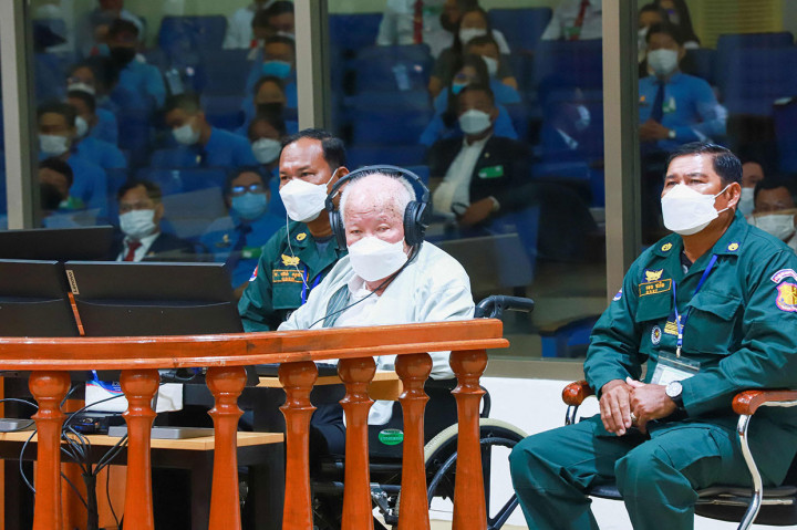 Pengadilan kejahatan perang Khmer Merah Kamboja yang didukung PBB memberikan putusan akhir Kamis, 22 September 2022, menegakkan keyakinan genosida dan hukuman seumur hidup yang dijatuhkan pada pemimpin terakhir rezim yang masih hidup.