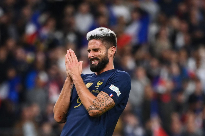 Dengan gol tersebut, Giroud kini menjadi pencetak gol tertua Les Bleus di usia 35 tahun 357 tahun, memecahkan rekor sebelumnya yang dipegang Roger Marche, dengan selisih 70 hari. Prancis pun menang dengan skor 2-0.