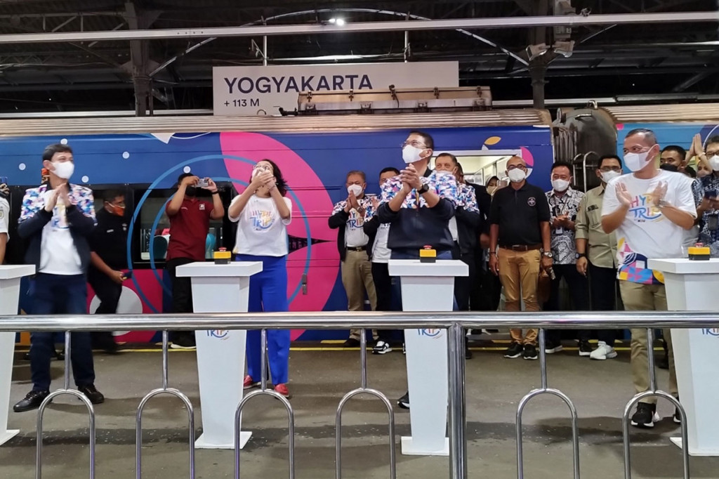 Mulai keberangkatan 23 September, perjalanan Taksaka akan mendapatkan nuansa dan fasilitas yang berbeda mulai dari menu makanan, fasilitas permainan, seragam kru, hingga livery dengan vibes milenial.