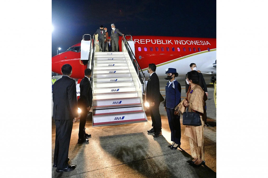 Wakil Presiden Ma'ruf Amin bersama Ibu Wury Ma'ruf Amin tiba di Bandara Internasional Haneda, Tokyo, Jepang pada Minggu, 25 September 2022, sekitar pukul 18.00 waktu setempat setelah menempuh penerbangan selama 7 jam 20 menit.