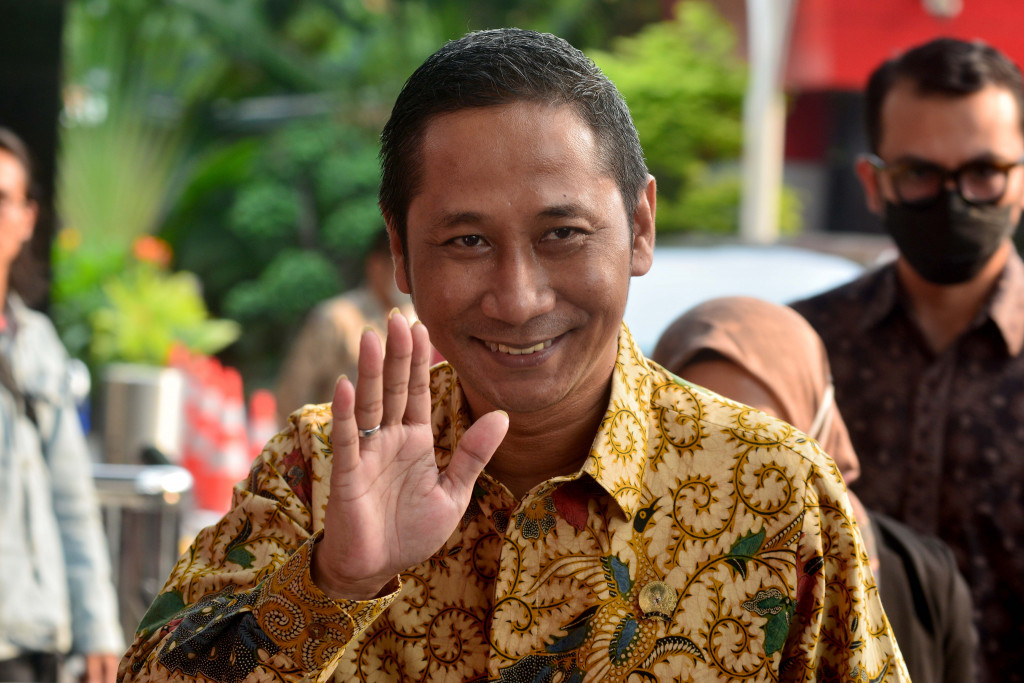 Mukti mengatakan koordinasi itu salah satunya tentang teknis pemeriksaan Dimyati oleh Komisi Yudisial. KY akan menangani perihal pelanggaran etik yang dilakukan oleh Dimyati dan lima pegawai Mahkamah Agung dalam kasus penerimaan suap tersebut.