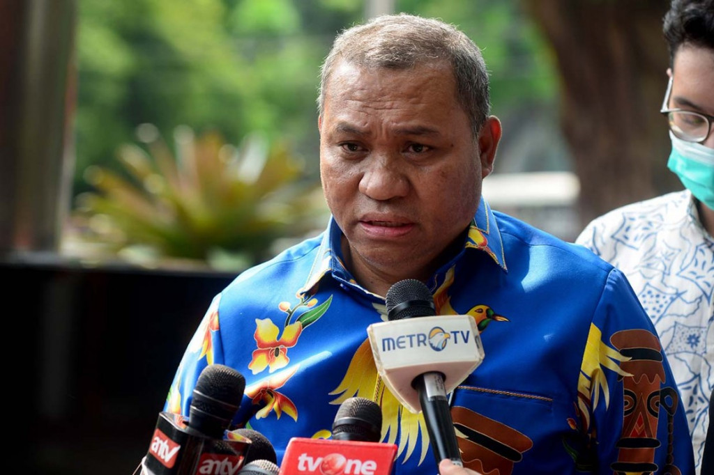 Tim kuasa hukum Lukas Enembe, Stefanus Roy Rening menyambangi Gedung Merah Putih Komisi Pemberantasan Korupsi (KPK), Rasuna Said, Jakarta, Senin, 26 September 2022. Kehadiran Roy untuk menyerahkan surat keterangan kondisi kesehatan Gubernur Papua Lukas Enembe dari Royal Square Medical Centre, Singapura sehingga tidak bisa menghadiri pemeriksaan penyidik KPK.