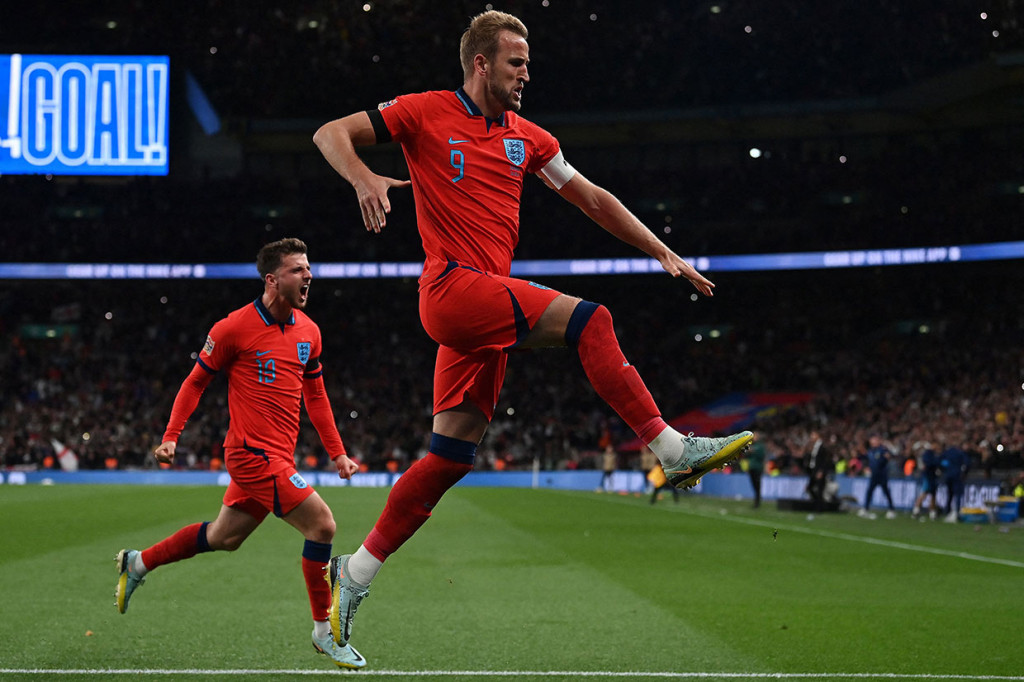 Pada menit ke-83, Inggris berbalik unggul lewat eksekusi penalti Harry Kane, setelah sebelumnya Nico Schlotterbeck menjatuhkan Jude Bellingham di kotak terlarang. Kedudukan menjadi 3-2 untuk tuan rumah.