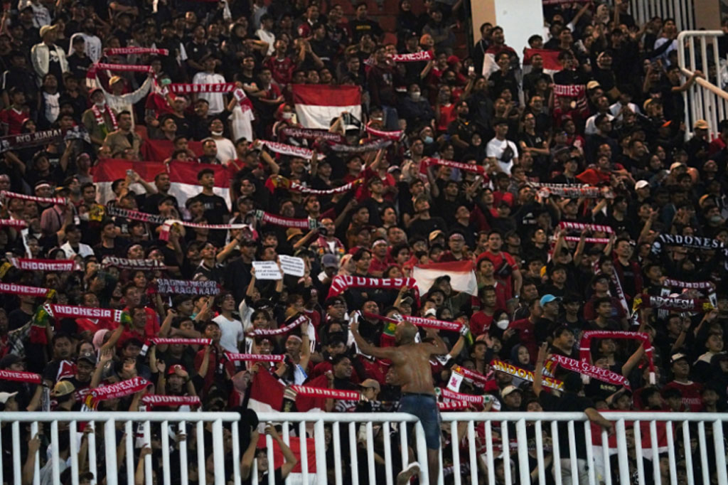 Kemenangan timnas Indonesia disambut gembira ribuan suporter.