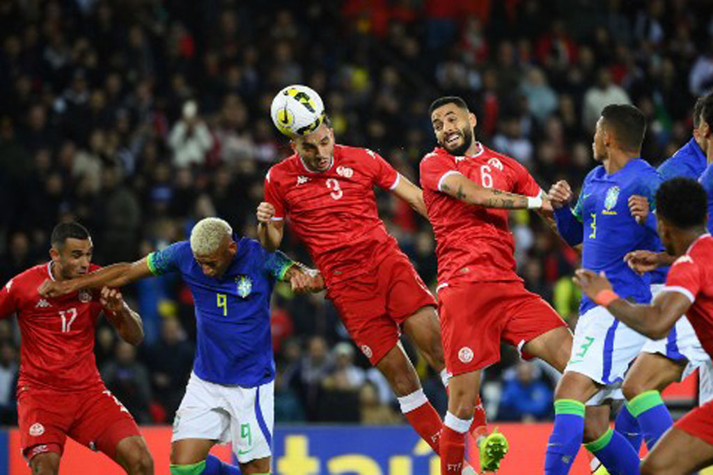Montassar Talbi membawa Tunisia menyamakan kedudukan tujuh menit kemudian. Tembakan Bebas Ben Slimane dari sisi kiri pertahanan lawan disambut tandukan Montassar Talbi untuk menjebol gawang Alisson Becker. Skor menjadi imbang 1-1.