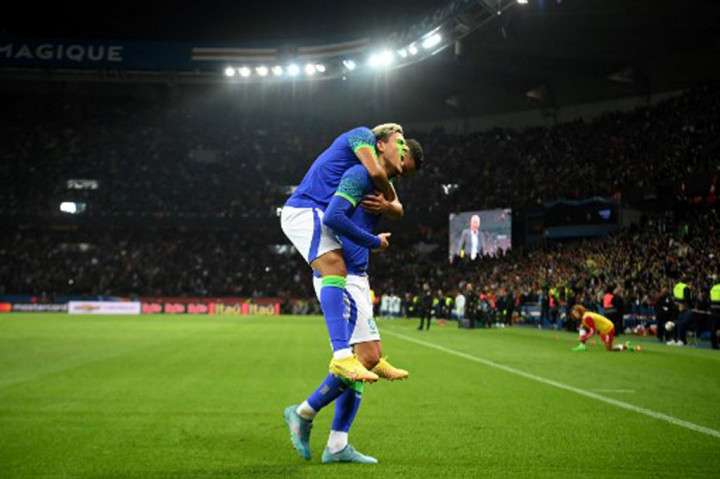 Brasil memperbesar keunggulan menjadi 5-1 pada menit ke-73 lewat sepakan voli Pedro yang menaklukkan Dahmen. Tidak ada tambahan gol lagi hingga laga usai.