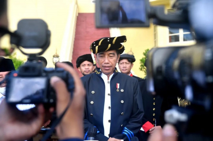 Ia menilai bahwa adat, tradisi, dan kearifan lokal yang ada di seluruh Nusantara sangat penting untuk dijaga karena Indonesia adalah negara besar yang penuh dengan kearifan lokal serta kaya akan bermacam-macam adat dan tradisi.