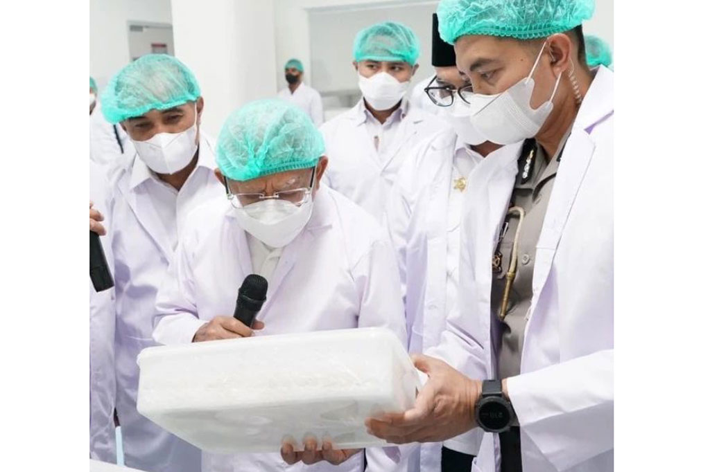 Wapres meminta para pengusaha sarang burung walet agar menginventarisasi masalah-masalah hambatan ekspor secara detail dan segera menyampaikan kepada pemerintah. 