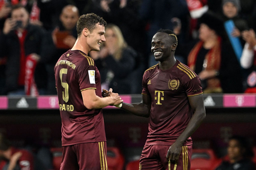 Musiala kembali memberikan assist pada menit ke-39, mengarahkan bola ke Sadio Mane yang mencetak gol untuk pertama kalinya sejak 21 Agustus, sekaligus kemenangan terakhir Bayern di Bundesliga. Skor 3-0 untuk tuan rumah bertahan hingga jeda.