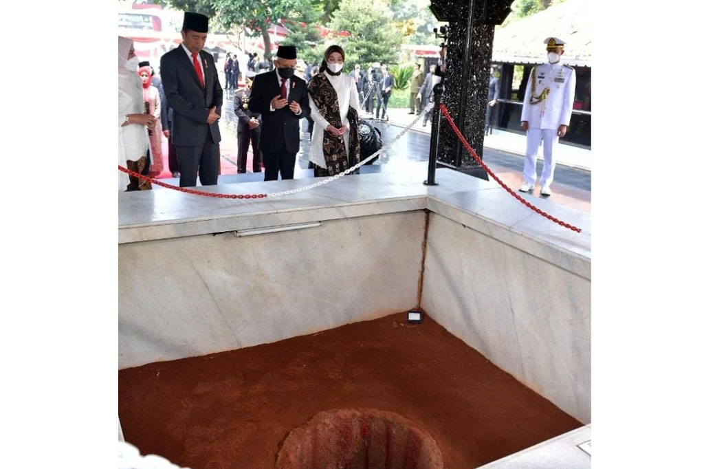 Selepas upacara, Presiden Jokowi beserta Ibu Iriana Joko Widodo, dan Wakil Presiden Ma’ruf Amin beserta Ibu Wury Ma’ruf Amin, serta para pimpinan lembaga negara yang hadir terlebih dahulu meninjau sumur Lubang Buaya sebelum meninggalkan lokasi. Peninjauan tersebut dipandu oleh Kepala Museum dan Monumen Pancasila Sakti, Mayor Caj. Edy Bawono.