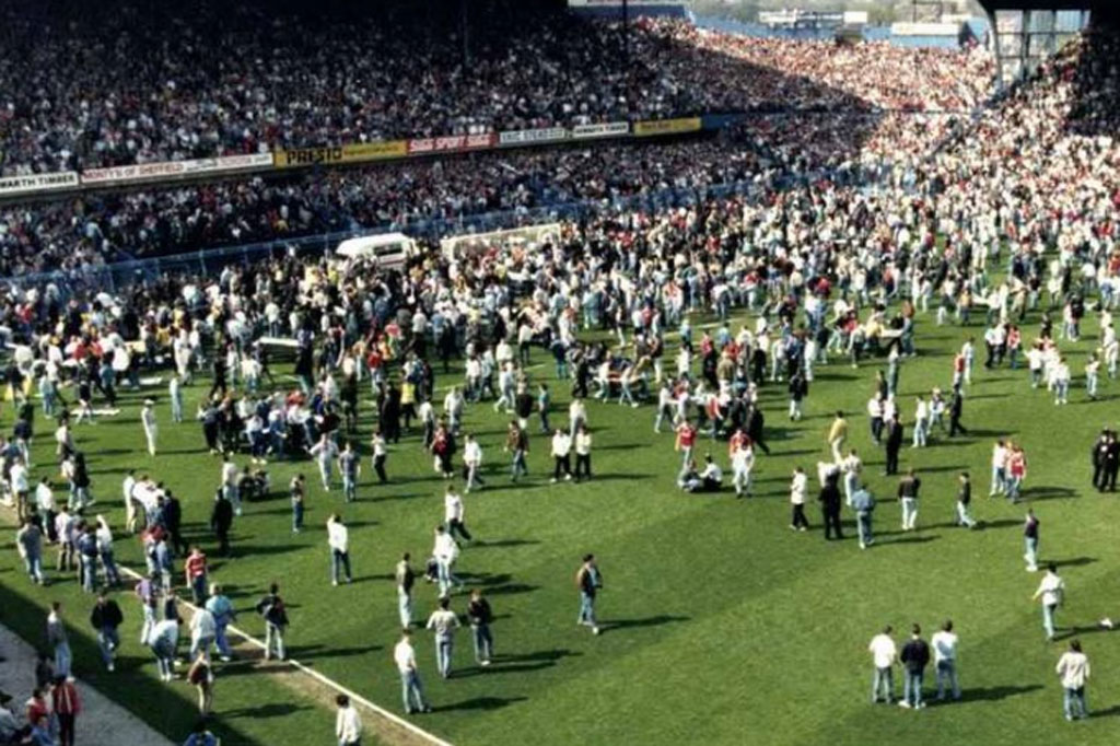 Hillsborough Disaster, Sheffield, Inggris, 96 orang tewas (15 April 1989). www.liverpoolecho.co.uk