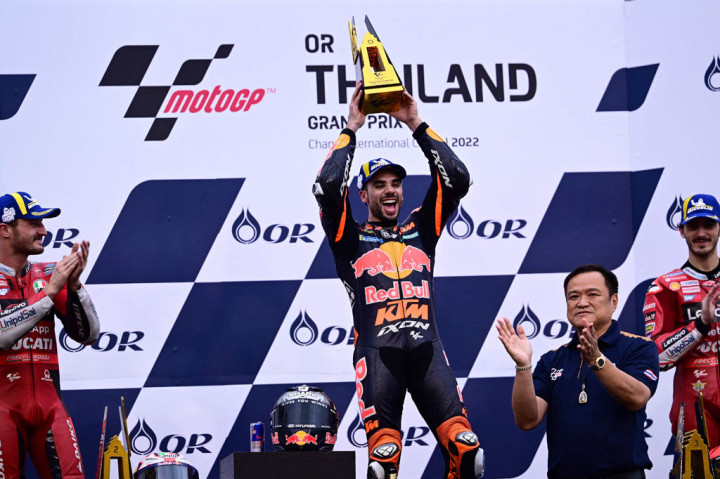 Oliveira mengungguli juara seri sebelumnya, Jack Miller dengan jarak 0,730 detik. Rekan satu tim Miller, Francesco Bagnaia melengkapi podium di P3.