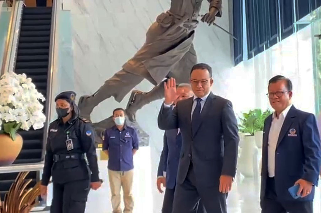 Gubernur DKI Jakarta Anies Baswedan tiba di NasDem Tower, Gondangdia, Jakarta Pusat, Senin, 3 Oktober 2022 pagi, menjelang pengumuman nama calon presiden (capres) yang diusung oleh Partai NasDem di Pemilu 2024. 