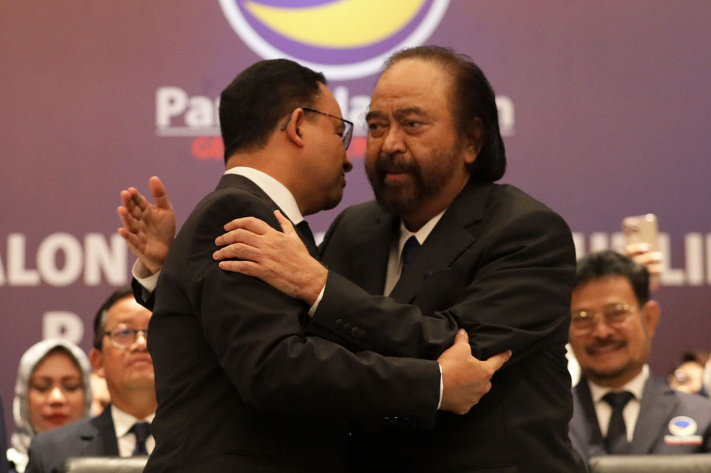 Anies sempat memeluk Surya Paloh beberapa saat lamanya. 
