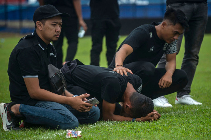 Tragedi di Stadion Kanjuruhan, berlangsung usai pertandingan antara Arema FC kontra Persebaya Surabaya dengan skor akhir 2-3, Sabtu 1 Oktober malam. Tercatat 125 orang meninggal dunia dan ratusan luka-luka akibat kejadian tersebut.