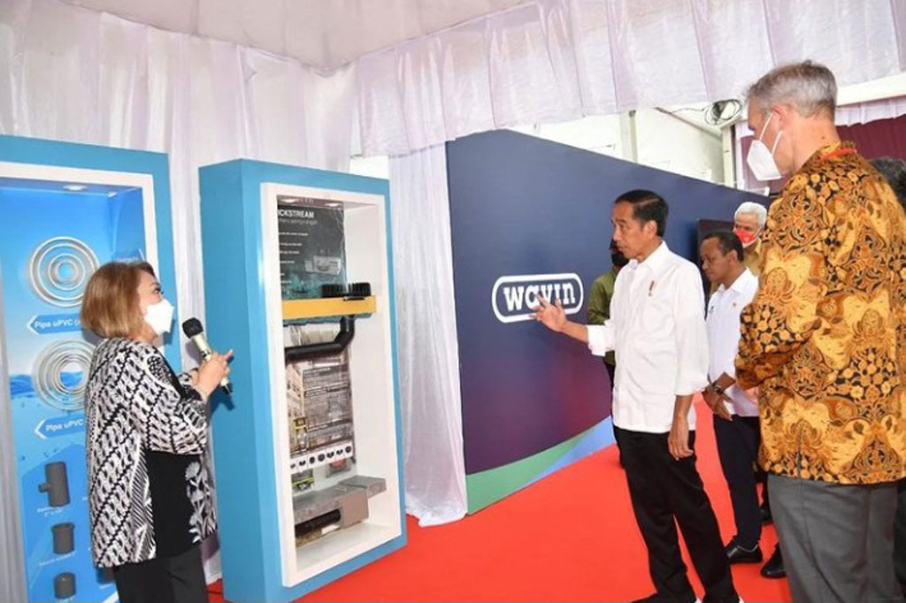 Lebih lanjut, Kepala Negara menyampaikan bahwa di KITB sendiri hingga saat ini telah ada 10 perusahaan yang berinvestasi dan dalam proses konstruksi. Beberapa di antaranya yaitu pabrik baterai mobil listrik, pabrik kaca terbesar di Asia Tenggara, dan pabrik alat-alat kesehatan.