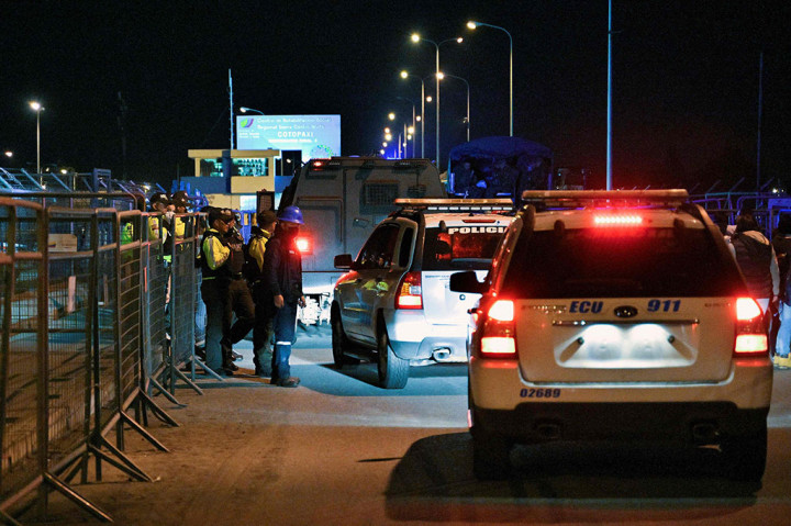 Sedikitnya 15 tahanan meninggal dunia dalam kerusuhan terbaru yang menyerang sistem penjara Ekuador yang bermasalah, Senin, 3 Oktober 2022 waktu setempat. 