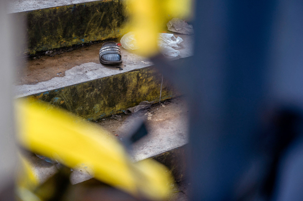 Dinas Kesehatan Malang menyebut jumlah korban meninggal dunia dalam tragedi di Stadion Kanjuruhan, Malang, Jawa Timur hingga Selasa, 4 Oktober 2022, berjumlah 131 orang.