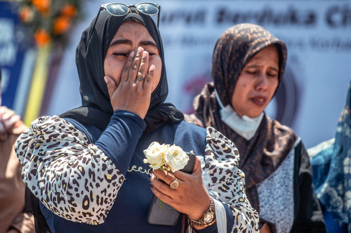 Selain korban meninggal dunia, kata Wijanto, hingga hari ini juga masih ada puluhan korban luka-luka yang dirawat di rumah sakit pasca-tragedi tersebut.
