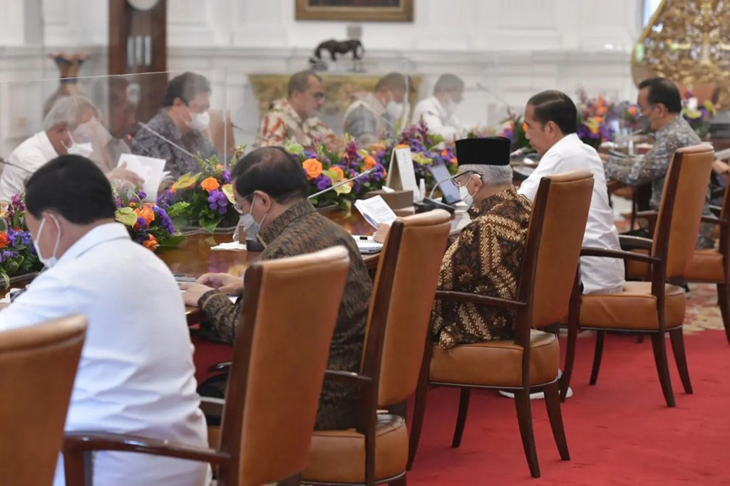 Presiden Joko Widodo meminta program pengintensifan lahan sebagai lumbung pangan atau food estate dilakukan dengan lebih maksimal.